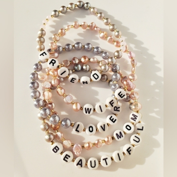 NWT 5 Bracelet Pearls Gift for Her Mom Wife girlfriend pink gray - Picture 1 of 4